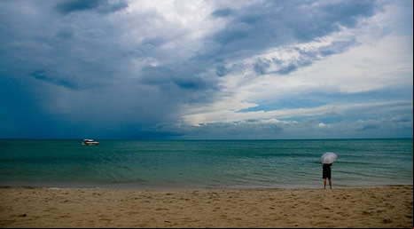 Lluvia en la playa