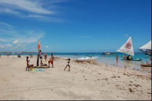 playa y veleros en Porto de Galinhas